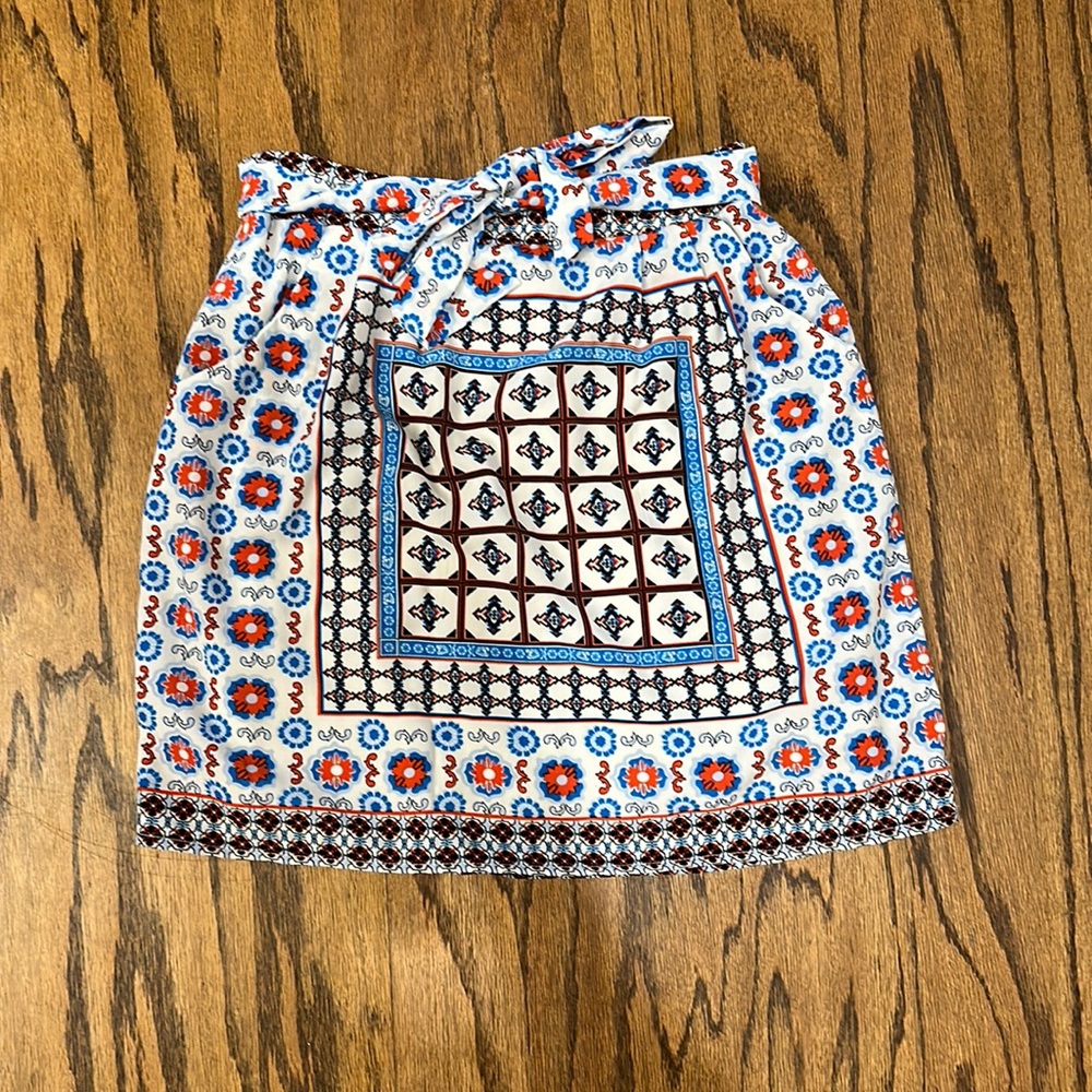 Skirt, size medium, worn once, great condition, multi colored